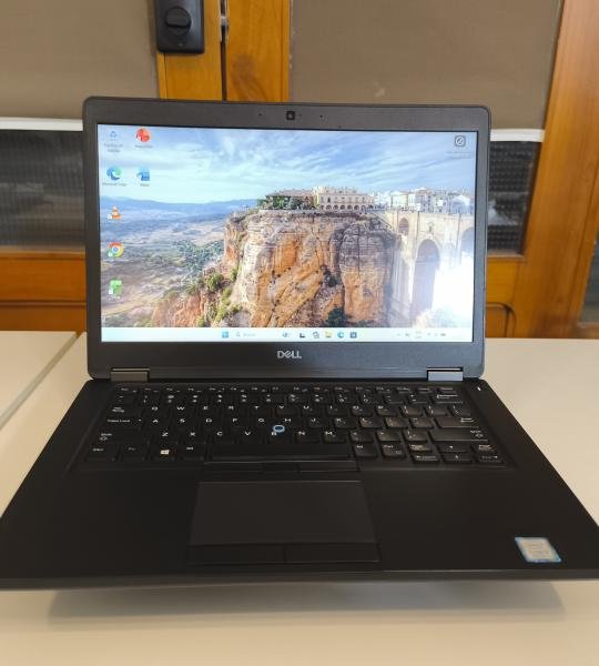 Laptop Dell Latitude 5491 Intel Core i5-8400H 8GB RAM 2GB NVIDIA 256GB SSD M.2 Windows 11