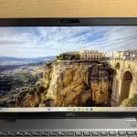 Laptop Dell Latitude 5501 Core i7-9850H / 8GB / 256 SSD  M.2 / Video 2GB