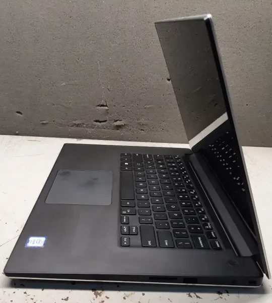 Laptop Dell Precision 5510 Xeon / 8GB RAM / SSD 240GB / Video 2GB / Workstation