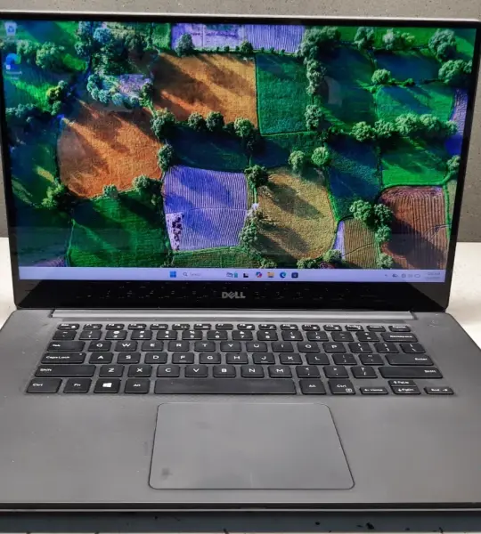 Laptop Dell Precision 5510 Xeon / 8GB RAM / SSD 240GB / Video 2GB / Workstation
