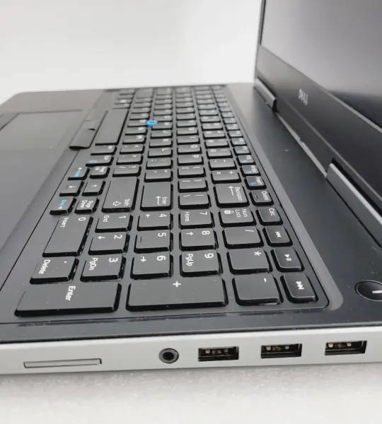 Laptop Profesional Dell Precision 7510 | 15.6” | Xeon E3-1505M v5 | 16GB RAM | 256GB SSD| 4GB Video