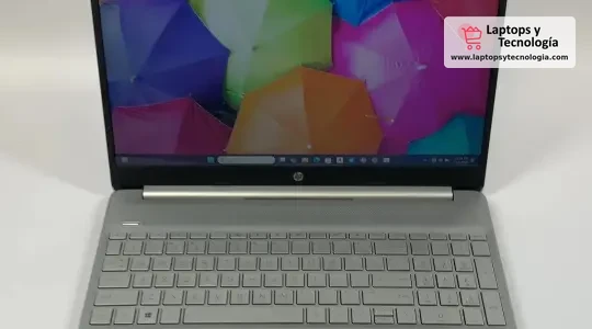 Laptop Hp 15-gw0xxx AMD Ryzen 3 3250U 8GB RAM 256 GB SSD 2GB AMD Radeon graphics