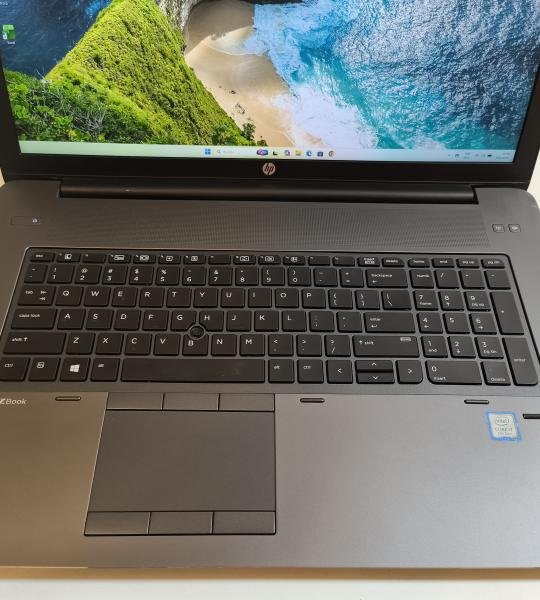 HP ZBook 17 G4 NVIDIA Quadro P5000 16GB - Workstation Profesional Edición Video/3D/Diseño